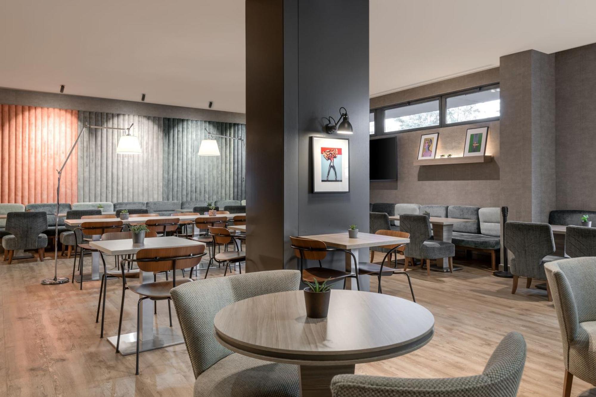 Ac Hotel By Marriott Madrid Airport Кослада Екстер'єр фото